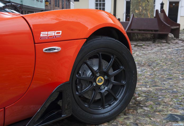2016 Lotus Elise Cup 250 - фотография 3 из 6