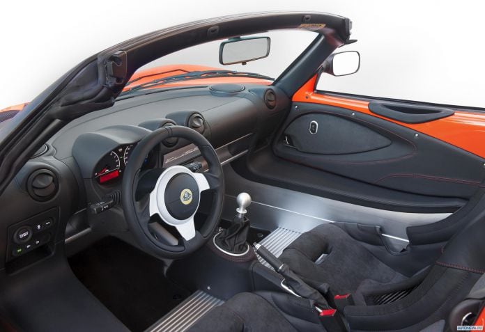 2016 Lotus Elise Cup 250 - фотография 6 из 6