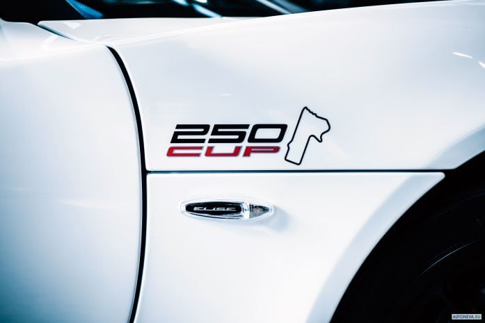 2020 Lotus Elise Cup 250 Bathurst Edition - фотография 8 из 8