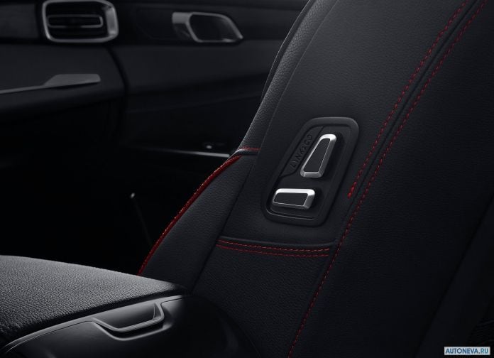 2019 Lynk&Co 01 Update - фотография 13 из 20