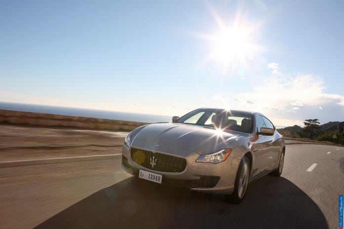 2013 Maserati Quattroporte - фотография 3 из 45