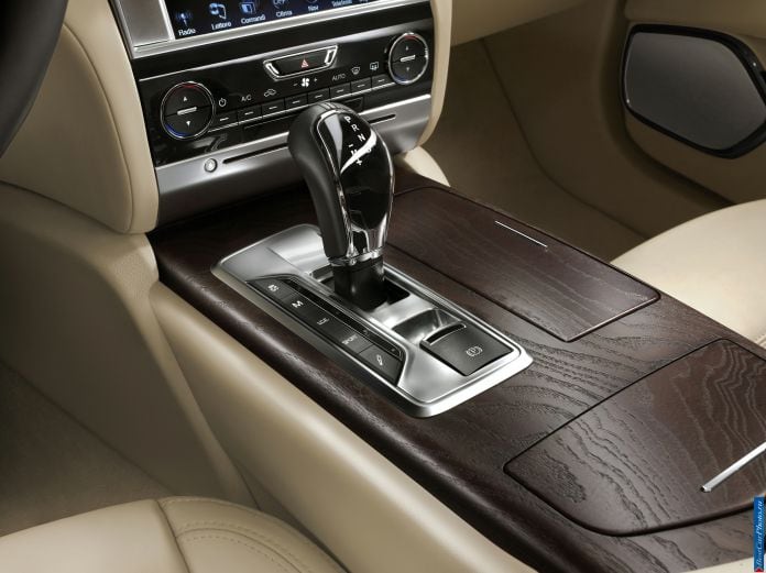 2013 Maserati Quattroporte - фотография 41 из 45