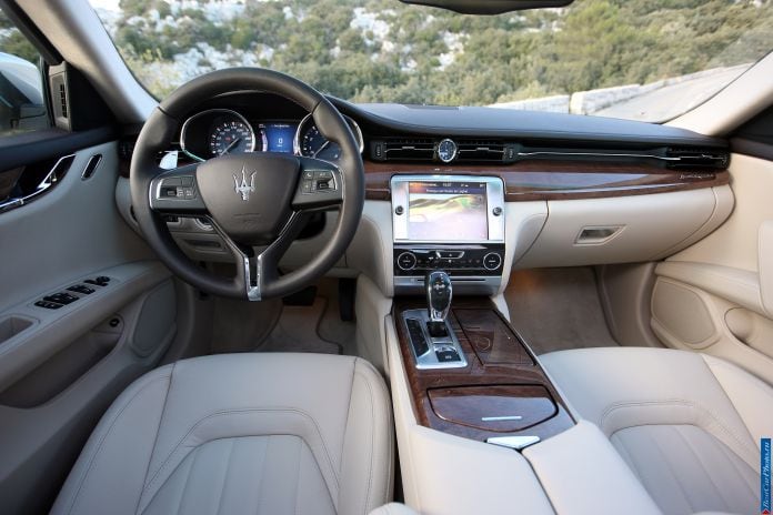 2013 Maserati Quattroporte - фотография 43 из 45