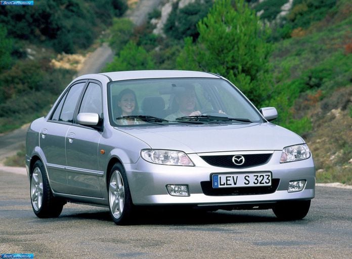 2000 Mazda 323 - фотография 5 из 15
