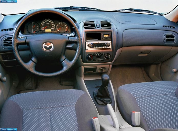 2000 Mazda 323f - фотография 14 из 14
