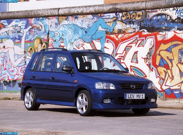 2000 Mazda Demio - фотография 1 из 33