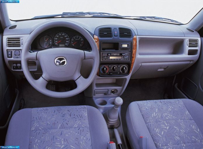 2000 Mazda Demio - фотография 6 из 33