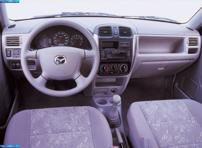 2000 Mazda Demio - фотография 24 из 33