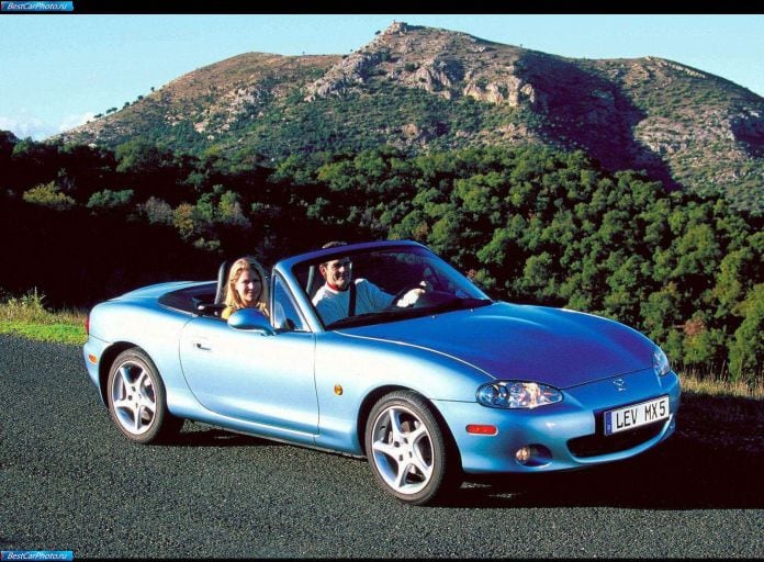2000 Mazda MX5 - фотография 1 из 38
