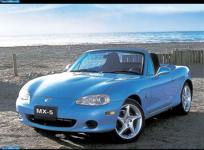 2000 Mazda MX5 - фотография 4 из 38