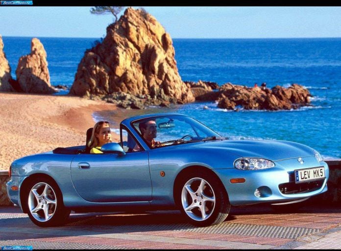 2000 Mazda MX5 - фотография 5 из 38