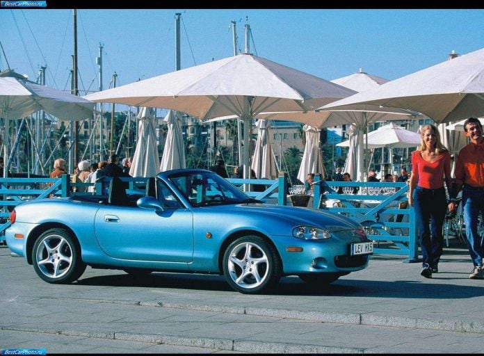 2000 Mazda MX5 - фотография 8 из 38