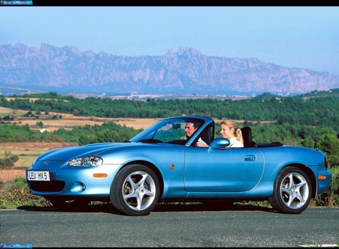2000 Mazda MX5 - фотография 15 из 38