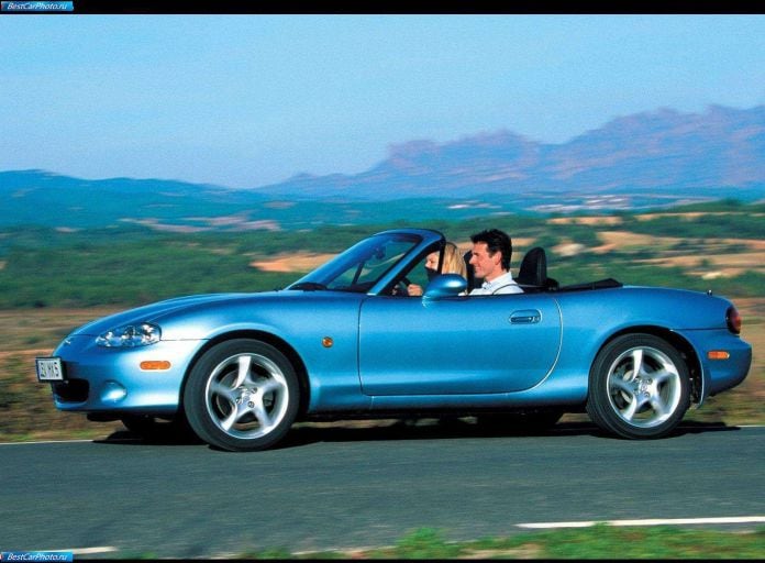 2000 Mazda MX5 - фотография 16 из 38