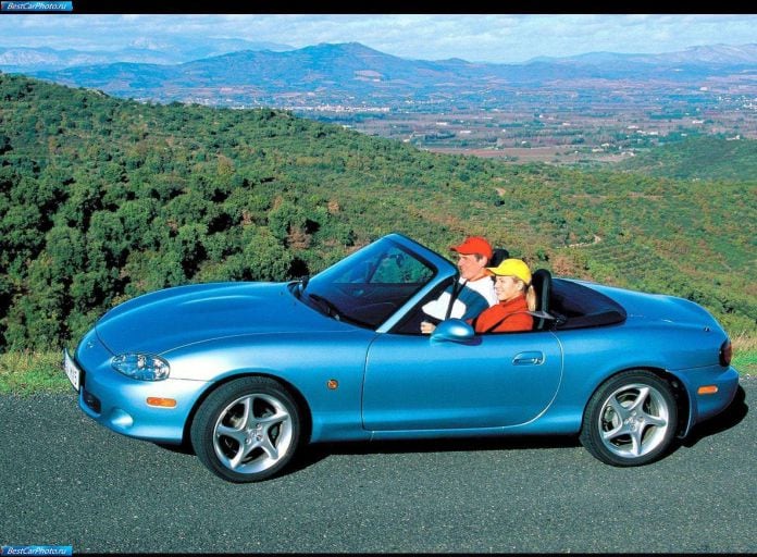 2000 Mazda MX5 - фотография 17 из 38