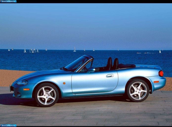2000 Mazda MX5 - фотография 18 из 38