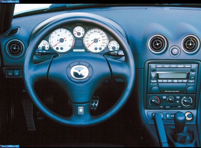 2000 Mazda MX5 - фотография 28 из 38