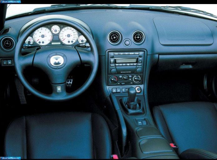 2000 Mazda MX5 - фотография 29 из 38