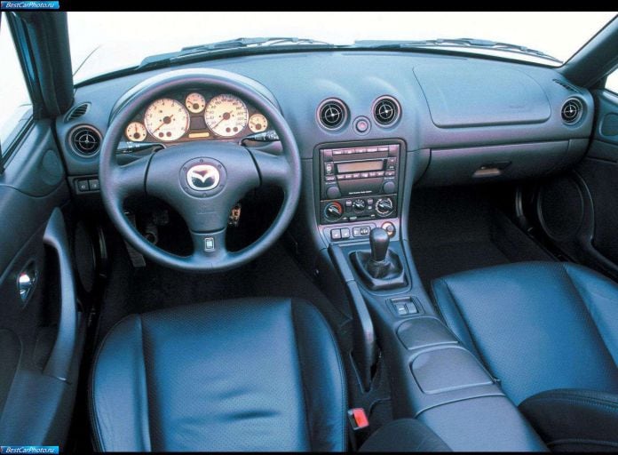 2000 Mazda MX5 - фотография 31 из 38