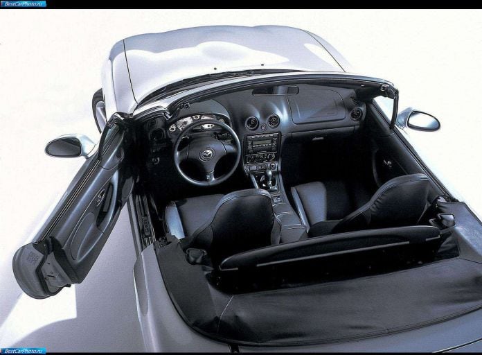 2000 Mazda MX5 - фотография 37 из 38