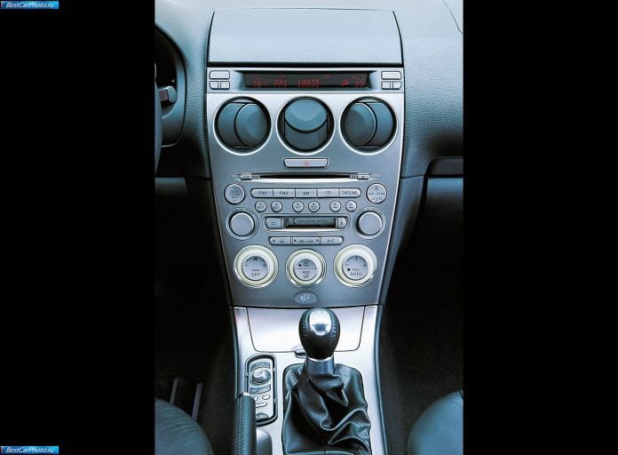 2001 Mazda 6 Sedan - фотография 34 из 35