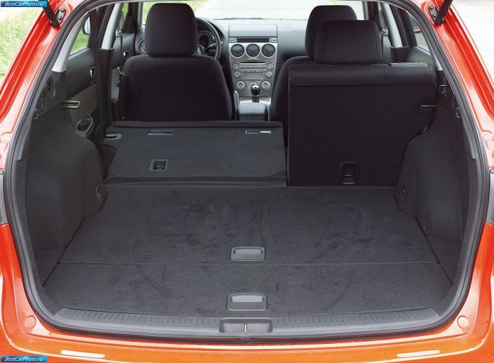 2001 Mazda 6 Wagon - фотография 18 из 20