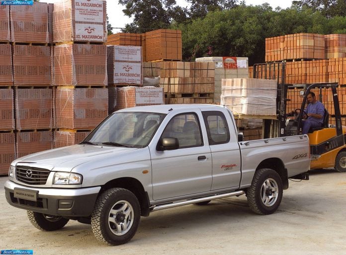 2001 Mazda B2500 - фотография 21 из 57