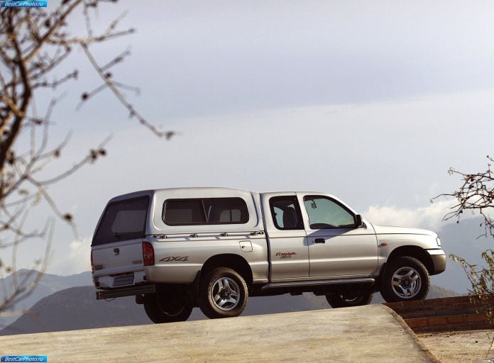 2001 Mazda B2500 - фотография 34 из 57