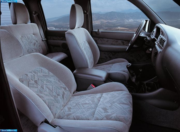 2001 Mazda B2500 - фотография 50 из 57