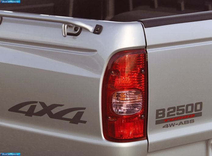 2001 Mazda B2500 - фотография 54 из 57