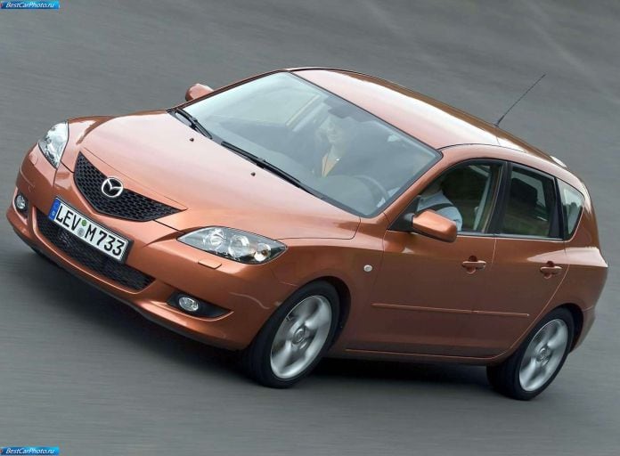 2004 Mazda 3 5-door - фотография 7 из 80