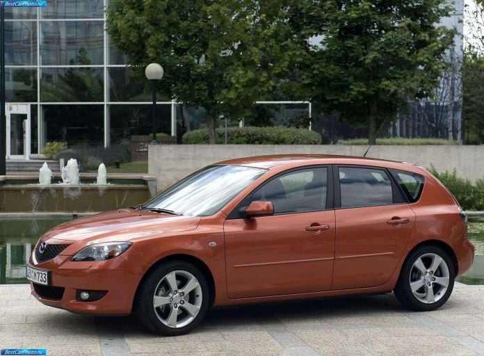 2004 Mazda 3 5-door - фотография 27 из 80