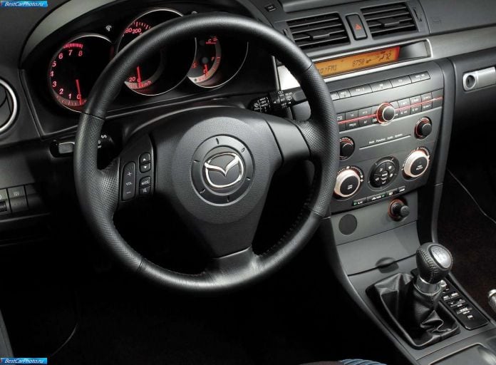 2004 Mazda 3 5-door - фотография 51 из 80