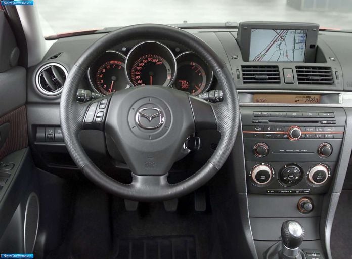 2004 Mazda 3 5-door - фотография 52 из 80