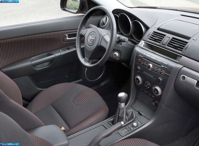 2004 Mazda 3 5-door - фотография 53 из 80