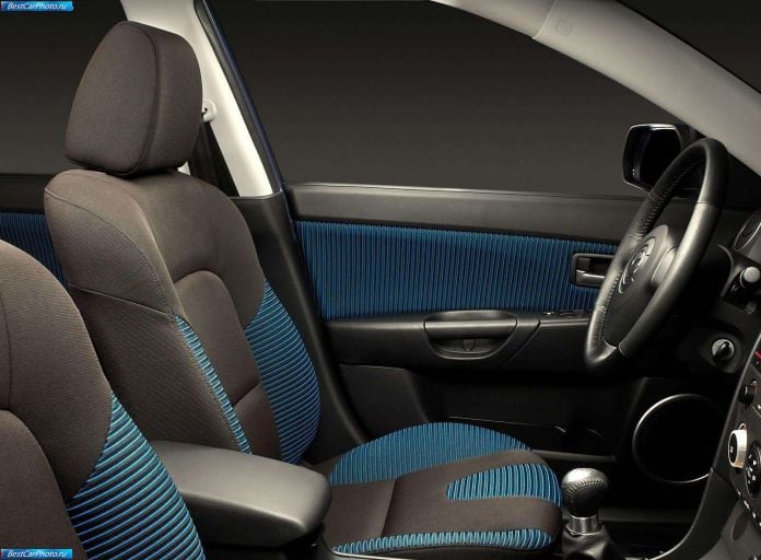 2004 Mazda 3 5-door - фотография 54 из 80
