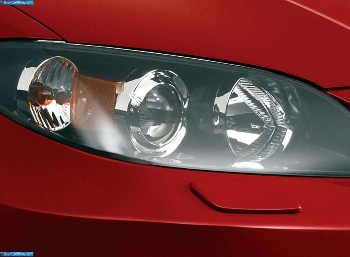 2004 Mazda 3 Sedan - фотография 8 из 9