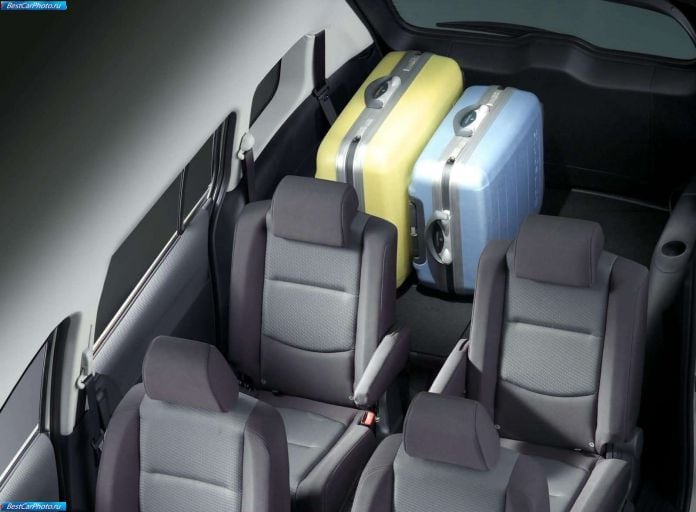 2004 Mazda 5 European Version - фотография 44 из 62