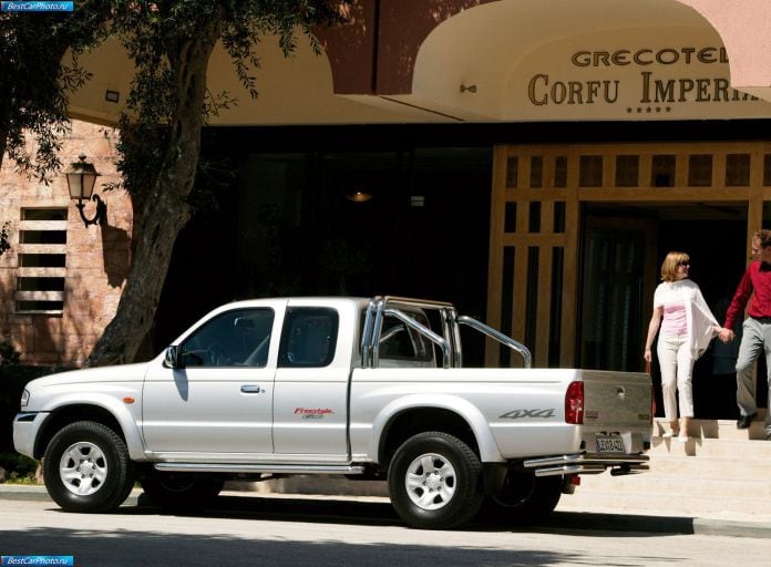2004 Mazda b2500 - фотография 37 из 80