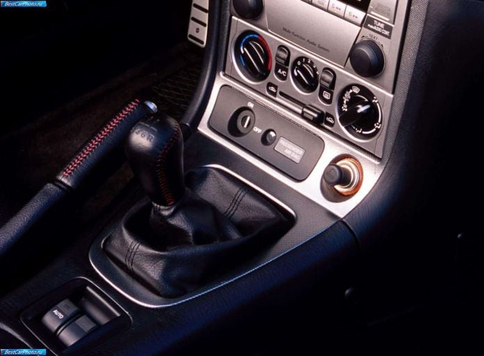 2004 Mazda Mazdaspeed MX5 - фотография 22 из 41