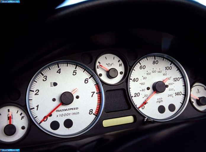 2004 Mazda Mazdaspeed MX5 - фотография 23 из 41