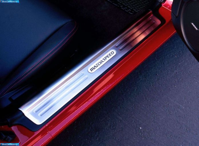 2004 Mazda Mazdaspeed MX5 - фотография 31 из 41
