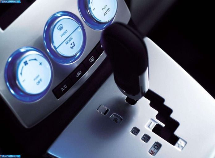 2004 Mazda MX Flexa Concept - фотография 15 из 41