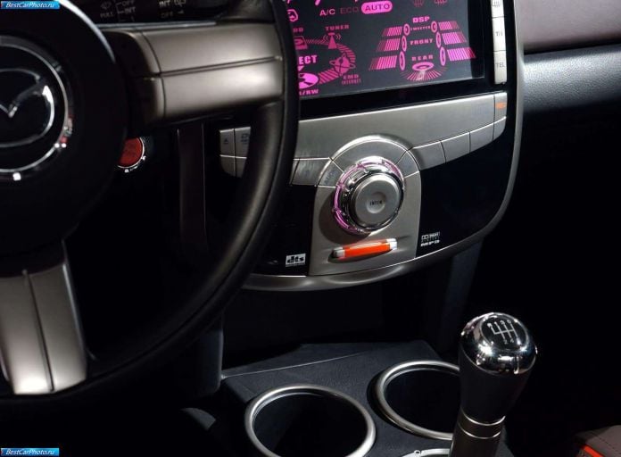 2004 Mazda MX Micro Sport Concept - фотография 9 из 12