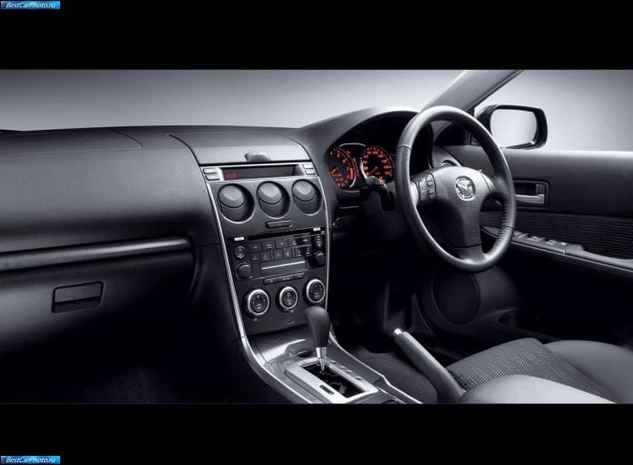 2005 Mazda Atenza - фотография 5 из 8