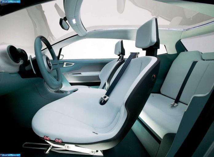 2005 Mazda Sassou Concept - фотография 16 из 21