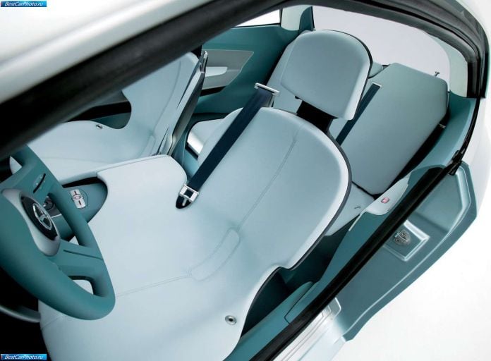 2005 Mazda Sassou Concept - фотография 17 из 21