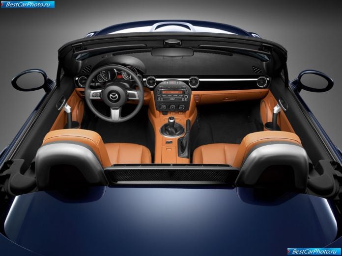 2006 Mazda Mx-5 Roadster Coupe - фотография 54 из 89