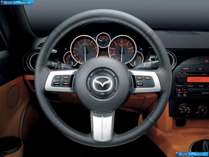 2006 Mazda Mx5 - фотография 13 из 24