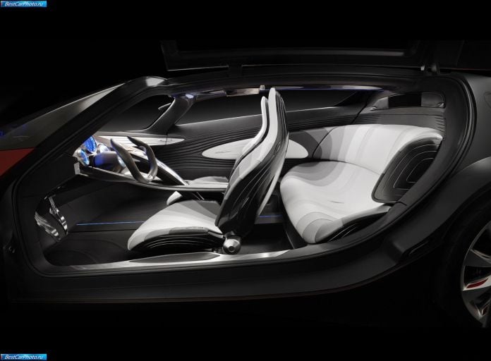 2007 Mazda Ryuga Concept - фотография 19 из 34